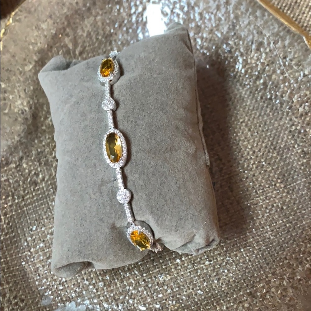 14.50 Ct. Yellow, White Topaz 7’ Sterling Sliver